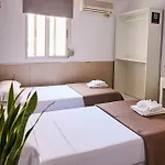 V & Casa de hóspedes *