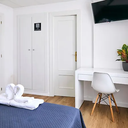 V Pension & Suites Burriana