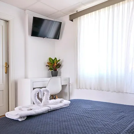 V Pension & Suites * Burriana