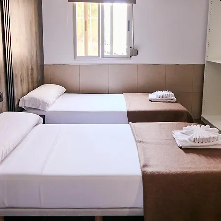 V Pension & Suites * Burriana