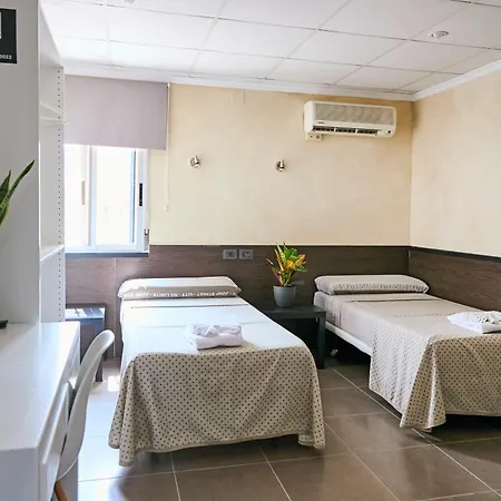 Pensjonat V Pension & Suites Burriana