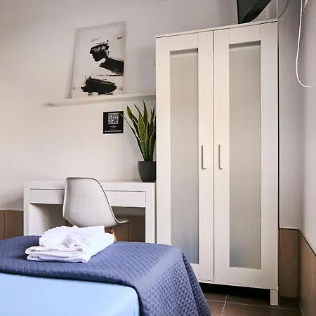 V Pension & Suites Burriana