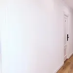 V & بيت ضيافة *
